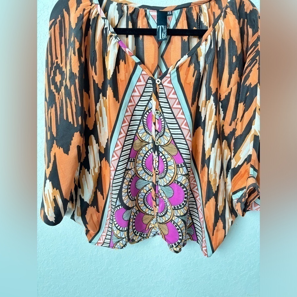 It collection 100% silk dolman sleeve top Size Small - Picture 2 of 7